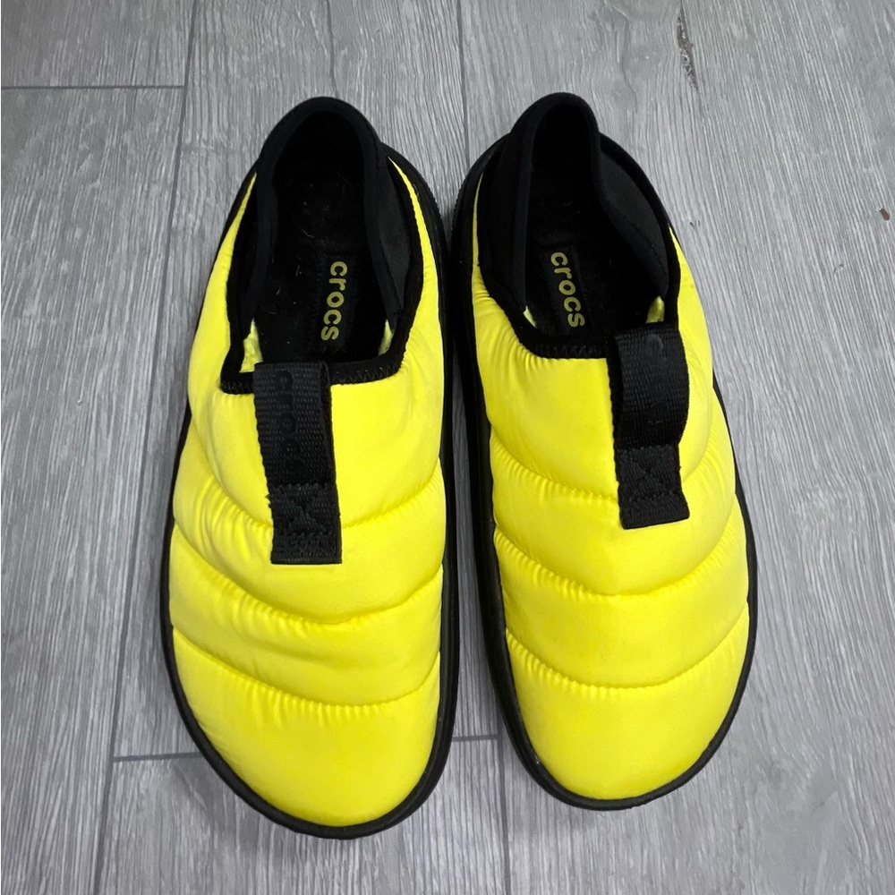 Crocs Classic Puff Moc Moccasin Cyber Yellow Unisex size M7/W9
